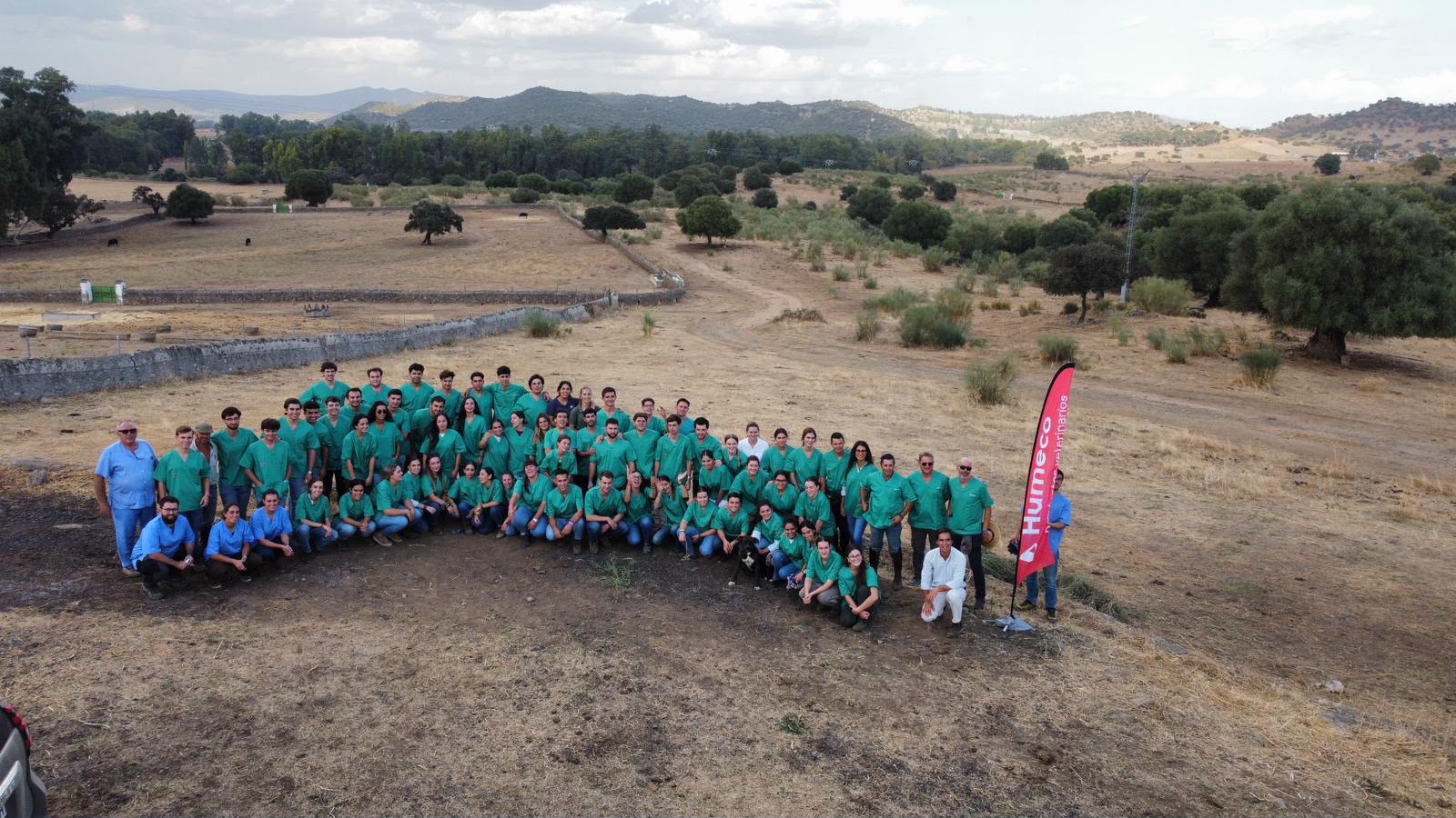 Grupo de participantes en una jornada de campo